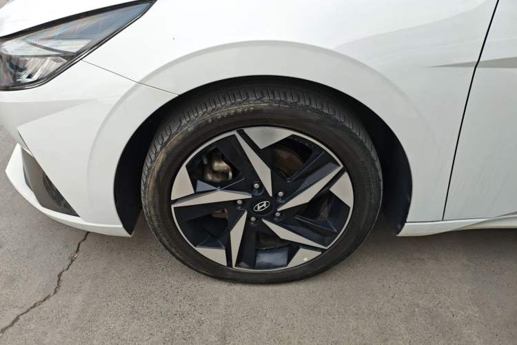 Used Hyundai Elantra 2022 1.5L CVT LUX Prestige Edition
