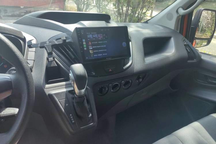 Used Ford Transit 2019 2.0T Gasoline Automatic Multi-Function Commercial Vehicle Mid-Roof 6-Seater China VI Standard Audio And AC Panel