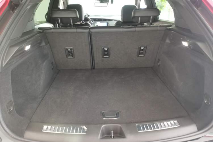 Used Cadillac XT4 2022 28T Two-Wheel-Drive Luxury Version
