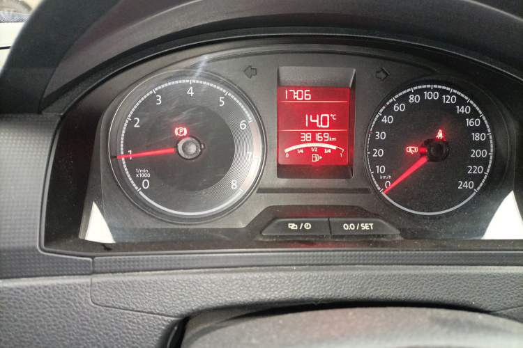 Used Volkswagen Santana 2016 1.6L Manual Fashion Edition Odometer Close Up