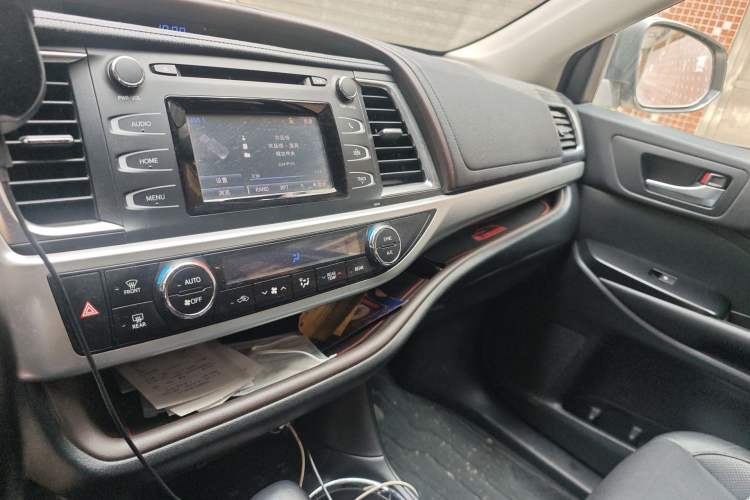 Used Toyota Highlander 2017 2.0T Four-Wheel Drive Luxury Edition 7 Seats
