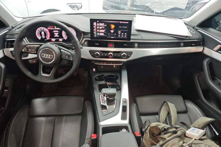 Used Audi A4L 2024 40 TFSI Fashion Dynamic Model Center Console