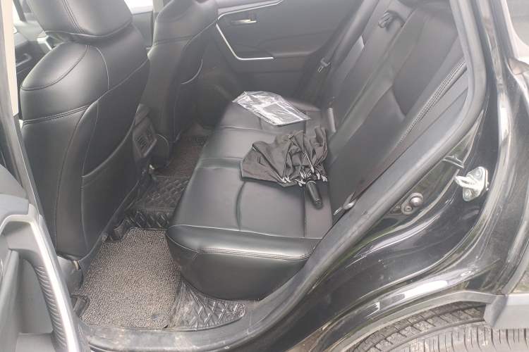 Used Toyota RAV4 2020 2.0L CVT Two-Wheel Drive Fashion Edition Left Rear Seat