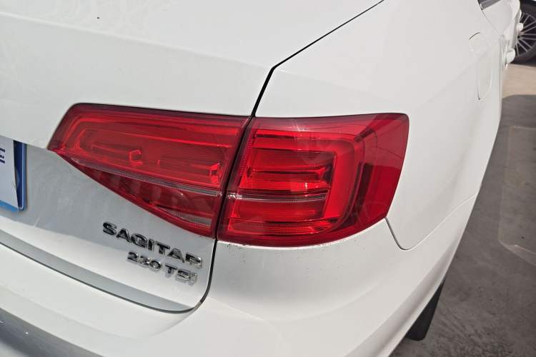 Used Volkswagen Sagitar 2016 230TSI 25th Anniversary Edition
