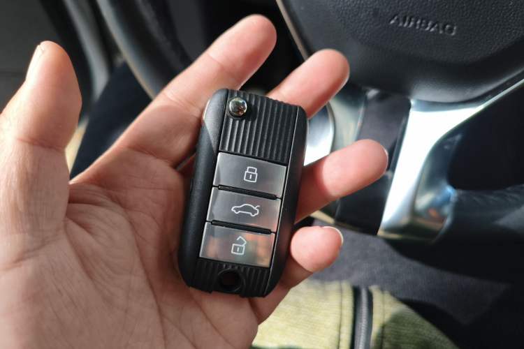 Used Roewe RX5 New Energy 2017 eRX5 50T Hybrid Connected Prestige Flagship Edition Vehicle Key