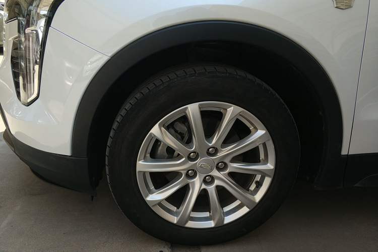 Used Cadillac XT4 2018 28T Two-Wheel Drive Tech Version