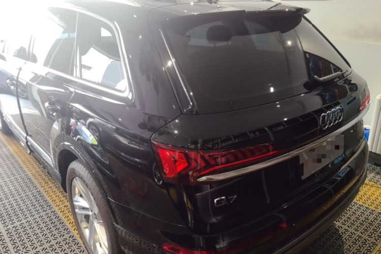 Used Audi Q7 2023 45 TFSI quattro S line Sport model