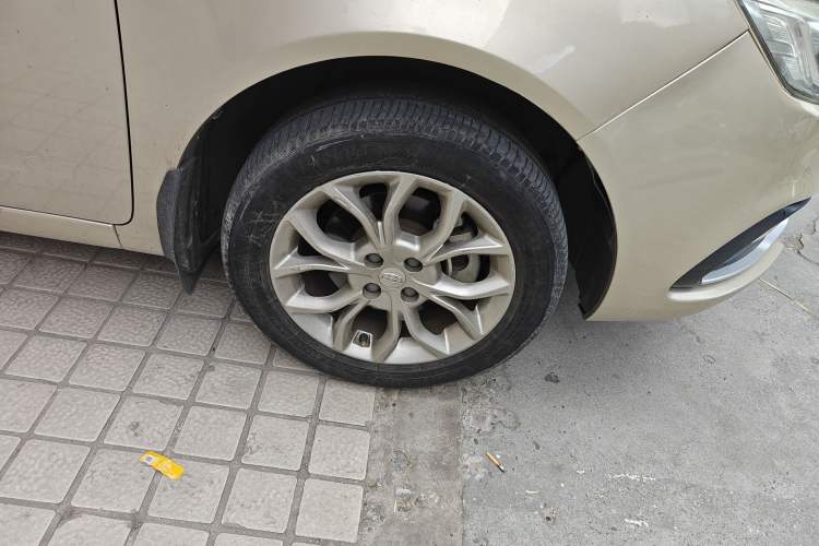Used Geely Auto Vision 2018 1.5L Automatic Happiness Edition Right Front Wheel Hub