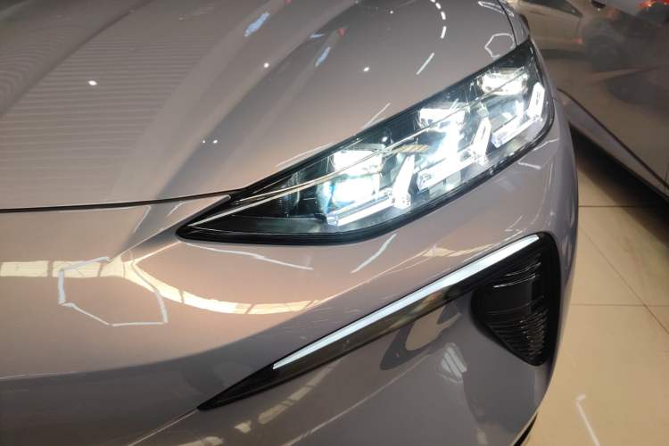 Used Denza N7 2025 630 All-Wheel Drive Intelligent Driving Dual-Laser Flagship Edition Left Front Headlight