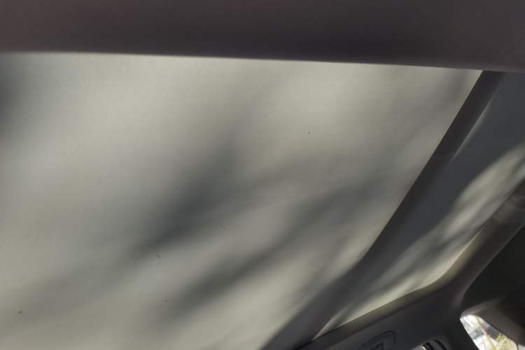 Used Volkswagen Tiguan L 2019 Restyled 330TSI Automatic Two-Wheel Drive R-Line Flagship Version China VI Standard
