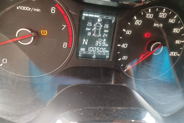 Used Baojun 310W 2018 1.5L Automatic Luxury Version China V Odometer Close Up