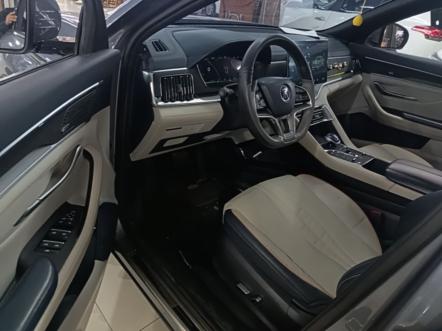BYD Song PLUS New Energy 2021 DM-i 51KM Prestige Model - Executive — снимка 18