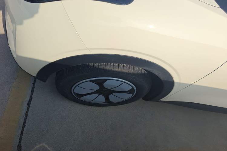 Used Geely Galaxy Geome 2025 310km Youth Edition Left Front Wheel Hub