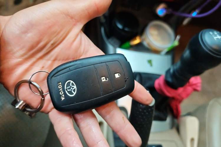 Used Toyota RAV4 2013 Special Edition 2.4L Manual 4x4 Prestige Vehicle Key