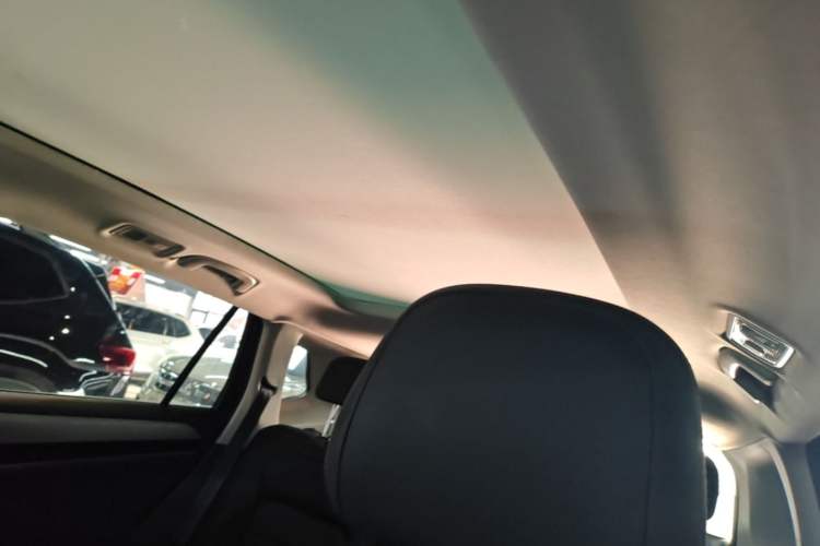 Used Volkswagen Tayron 2020 280TSI Two-Wheel Drive Luxury Connect Edition Headliner