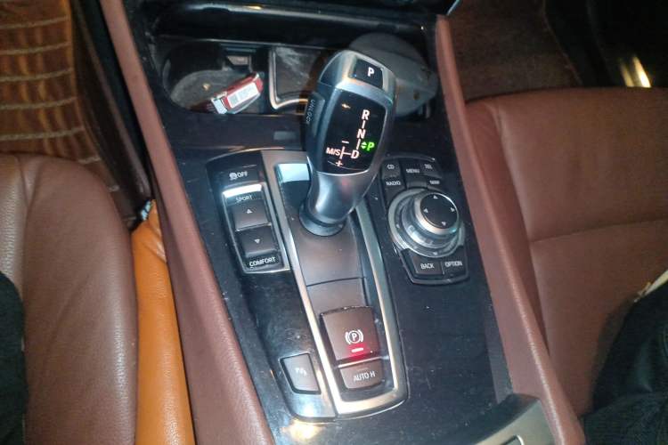 Used BMW 5 Series GT 2011 535i Elegant Edition Gear Lever