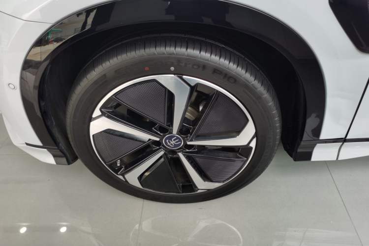 Used BYD Song L EV 2025 662 km Advanced Intelligent Driving Version
