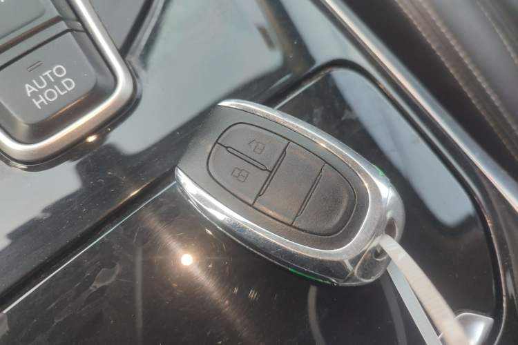 Used SAIC MAXUS G20 2021 Facelifted PLUS 2.0T Gasoline Automatic Luxury Edition
