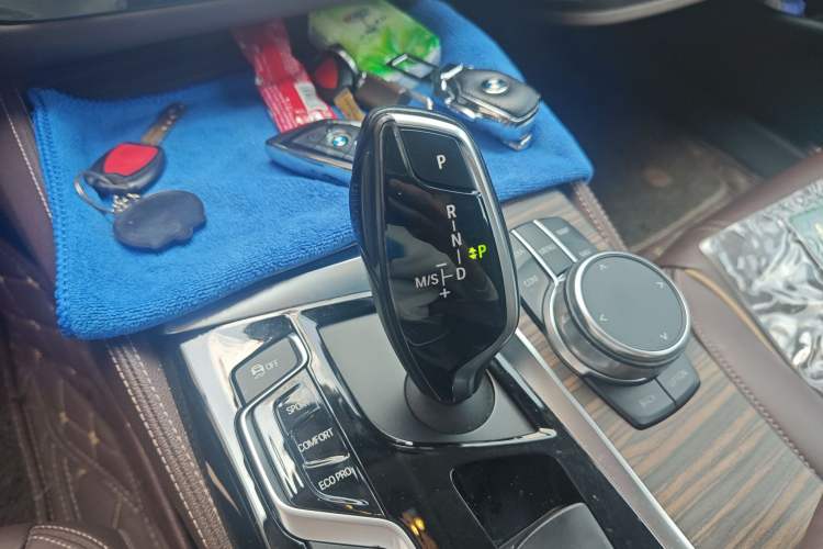 Used BMW 5 Series 2018 Facelifted 530Li Luxury Edition Premium Package Gear Lever