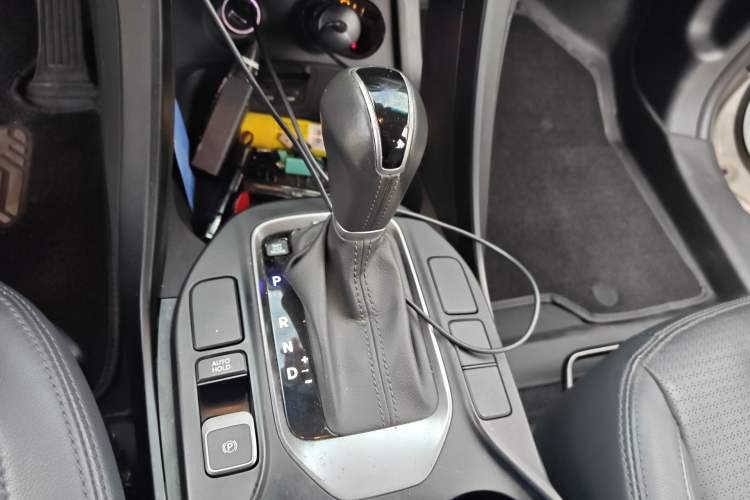 Used Hyundai Santa Fe 2013 2.4L Automatic Two-Wheel Drive Smart Version