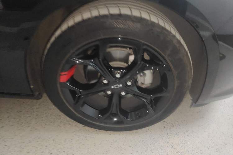 Used Chevrolet Malibu XL 2020 Redline 550T Automatic Smart Edition Right Front Wheel Hub