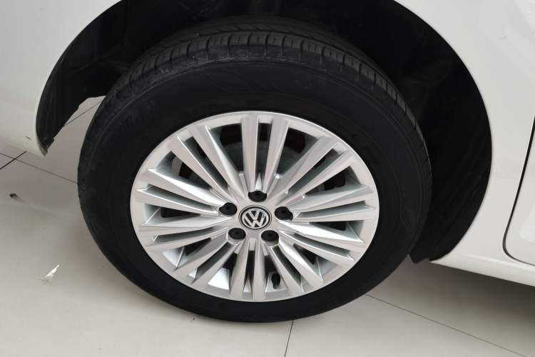 Used Volkswagen Santana 2019 1.5L Automatic Comfort Edition China VI Standard Right Rear Wheel Hub