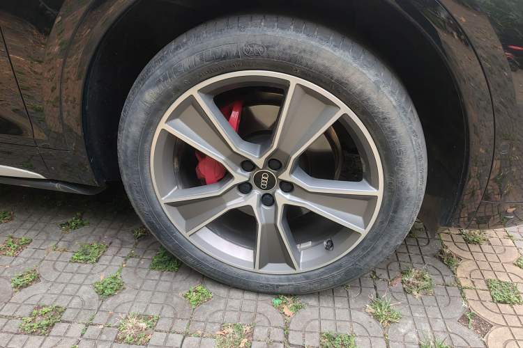 Used Audi Q5L Sportback 2022 45 TFSI Prestige Edition Right Front Wheel Hub