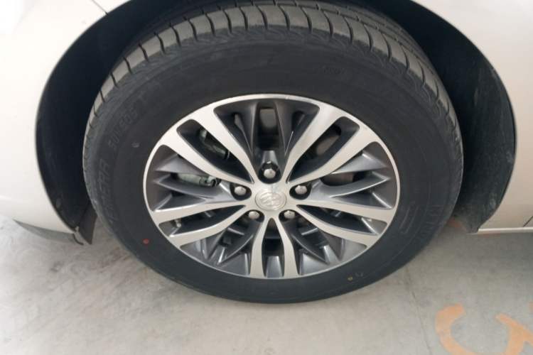 Used Buick GL8 2022 ES Landtrek 653T Luxury Edition