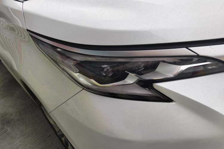 Used Toyota SIENNA 2021 2.5L Hybrid Platinum Edition Right Front Headlight