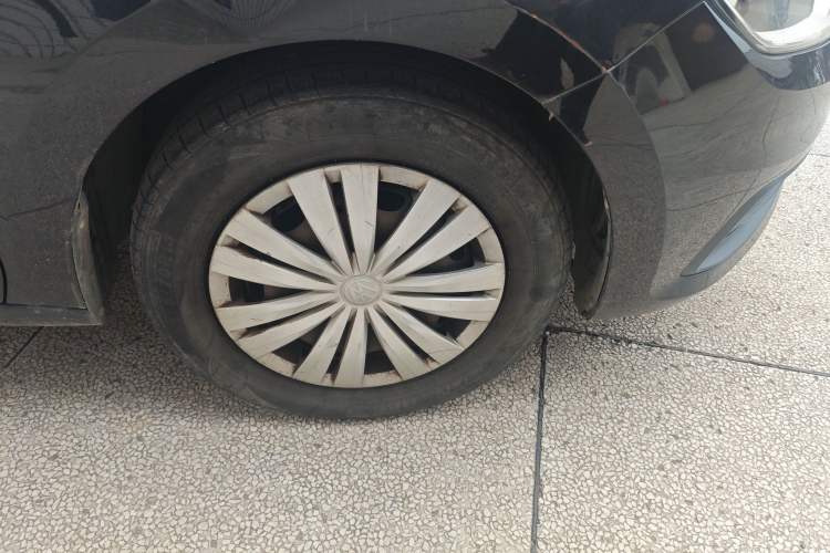 Used Volkswagen Santana 2016 1.6L Manual Fashion Edition Right Front Wheel Hub