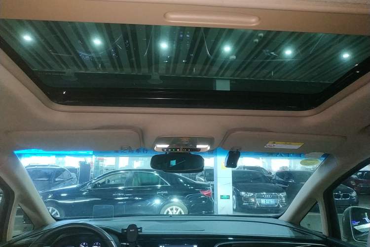 Used Buick GL8 2017 ES 28T Flagship Model China V Standard Headliner