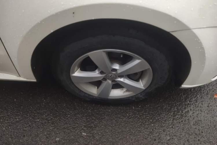 Used Volkswagen Lavida 2019 Lavida Start 1.5L Manual Fashion Edition China VI Standard Right Front Wheel Hub