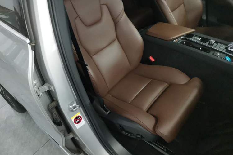 Used Volvo XC60 2025 B5 Four-Wheel Drive Smart & Advanced Luxury Edition