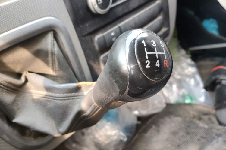 Used Foton Scenic G7 2016 2.0L Commercial Version Long Wheelbase High Roof – 4Q20M