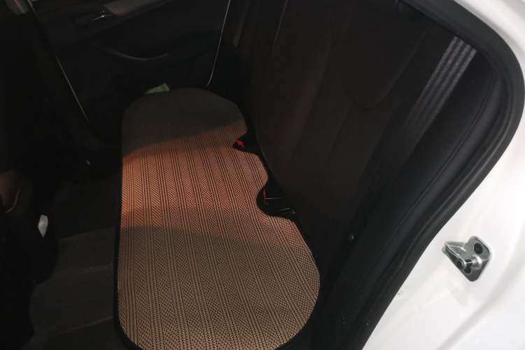 Used Roewe 360 2017 1.5L Automatic Smart Screen Version Left Rear Seat