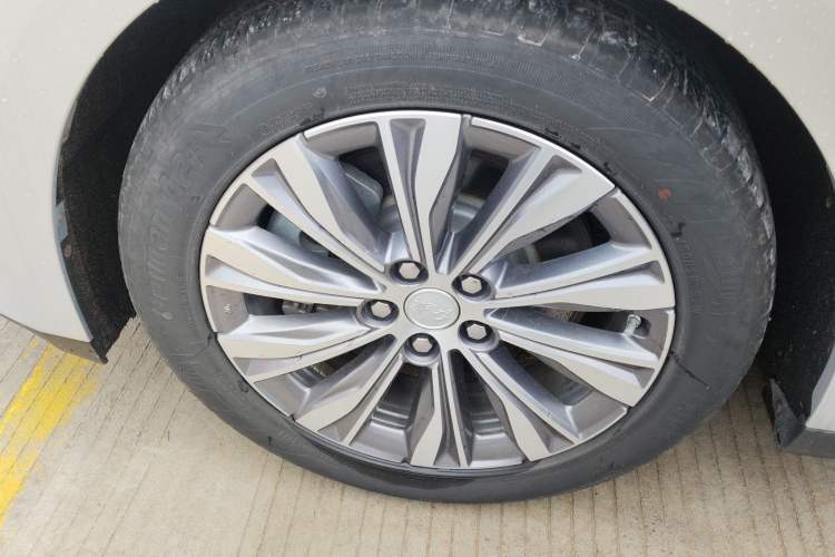 Used Hongqi E-QM5 2022 431 km Charge & Enjoy Edition
