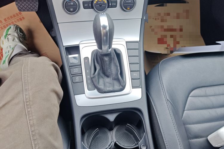 Used Volkswagen Magotan 2015 1.8TSI Advanced Model Gear Lever