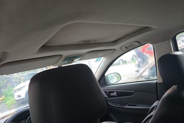 Used HYOSOW S2 2014 1.5L Manual Luxury Edition China IV Headliner