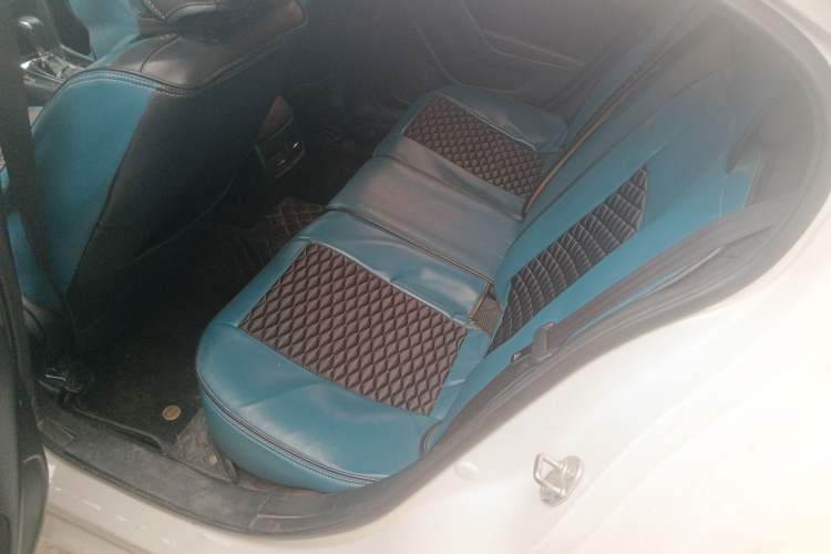 Used Mazda 3 Axela 2017 Sedan 1.5L Automatic Luxury Model Emission Standard China V Left Rear Seat