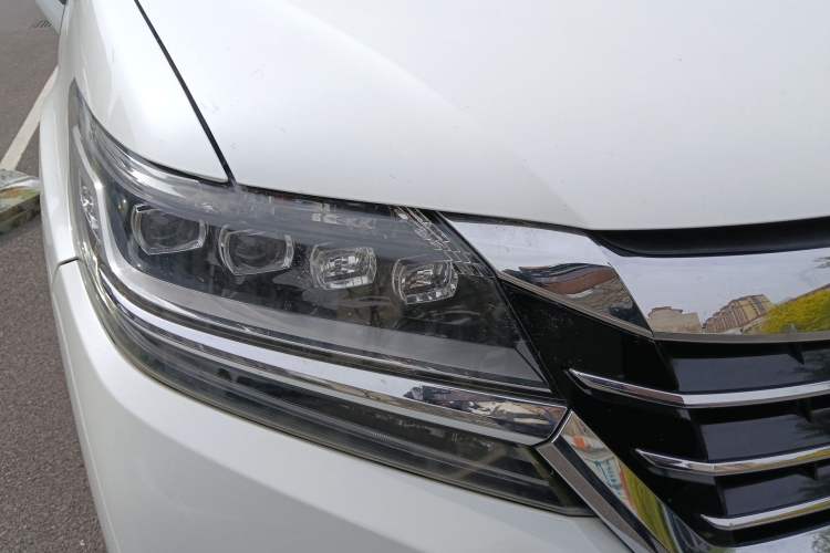 Used Honda Elysion 2016 2.4L Luxury Edition Right Front Headlight