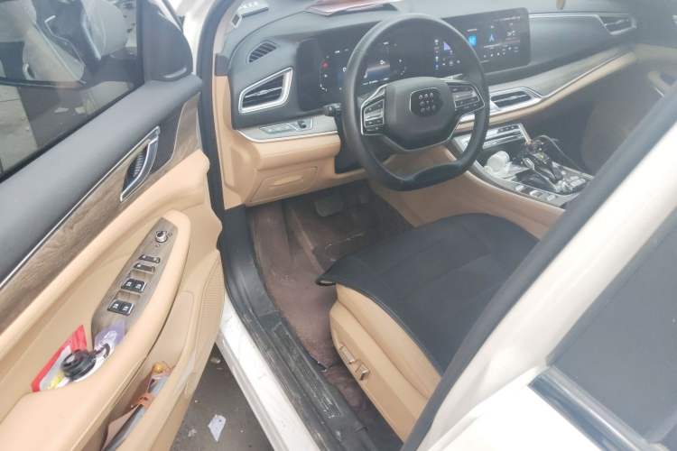 Used Landian E5 2023 1.5L DE-i 110KM Flagship 7-Seater
