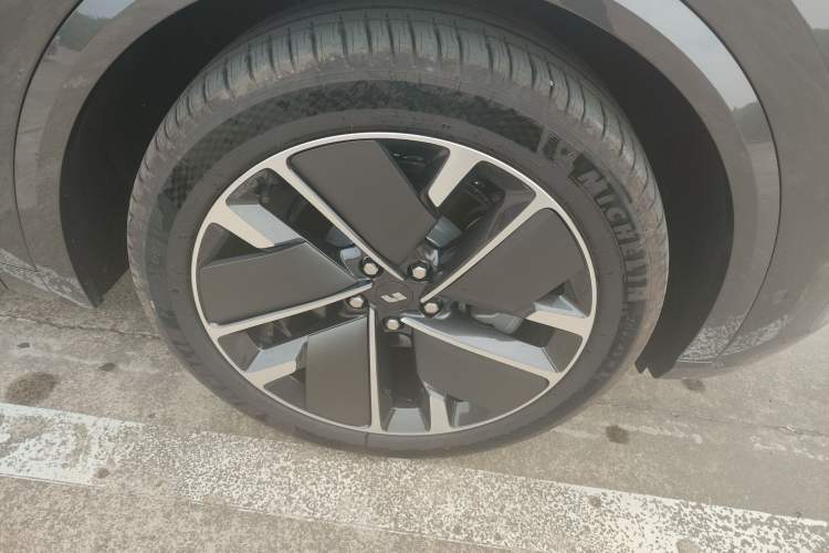 Used Li Auto L8 2025 Max Smart Refresh Edition Right Rear Wheel Hub