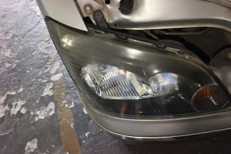 Used FORTHING Lingzhi 2014 M3 1.6L 7-Seater Comfort Model Right Front Headlight