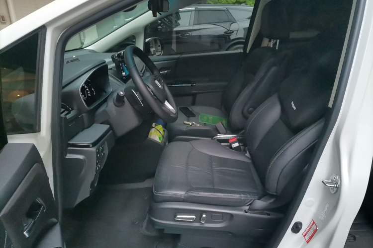 Used Honda Elysion 2022 2.0L eHEV Luxury First Edition
