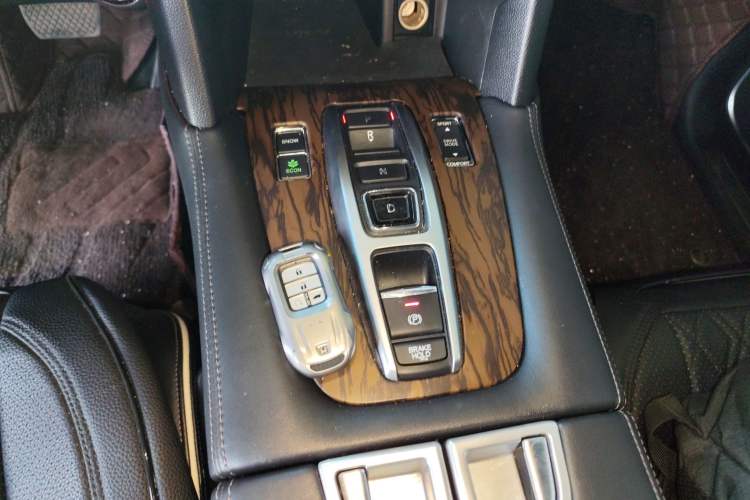 Used Honda UR-V 2017 370TURBO 2WD Prestige Edition China V