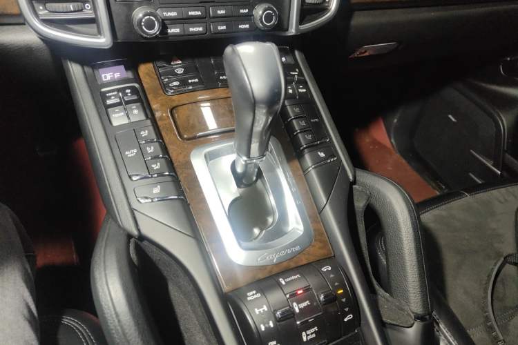 Used Porsche Cayenne 2016 Cayenne Platinum Edition 3.0T