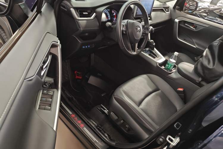 Used Toyota RAV4 2022 2.0L CVT Two-Wheel Drive Fashion Plus Edition
