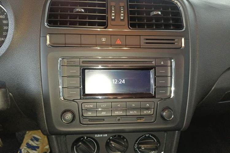 Used Volkswagen Polo 2016 1.6L Automatic Comfort Model
