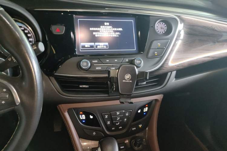 Used Buick Envision 2017 28T Four-Wheel Drive Elite Model Audio And AC Panel