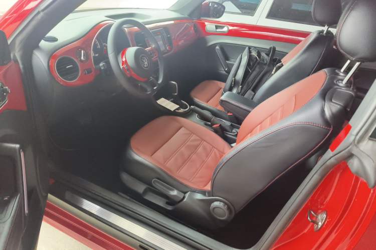 Used Volkswagen Beetle 2014 1.2TSI Fashion Edition Left Front Seat